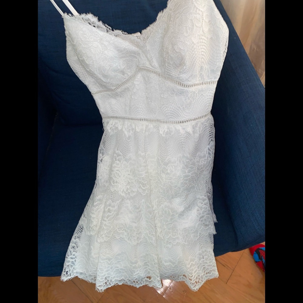 White mini imprinted dress